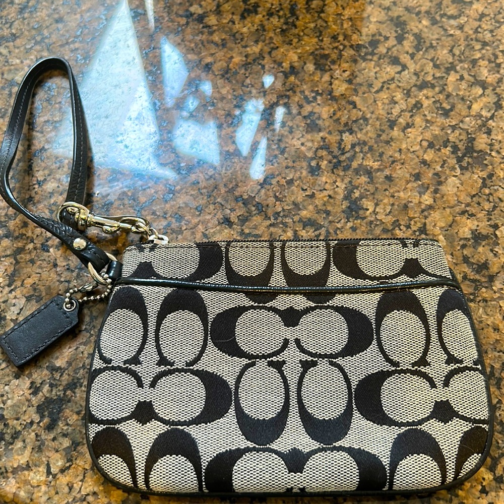 Genuine Coach Wristlet- In perfect condition